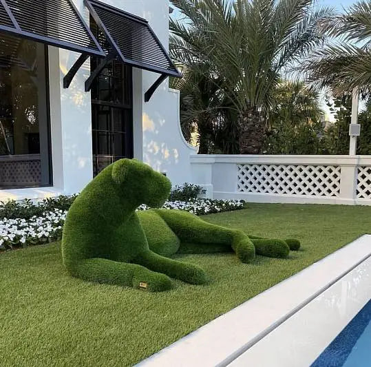 Load image into Gallery viewer, Topiary Lioness
