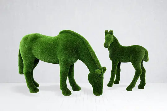 Load image into Gallery viewer, Topiary Grazing Horse