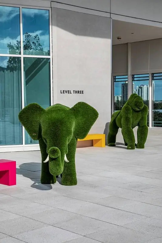 Load image into Gallery viewer, Topiary Elephant