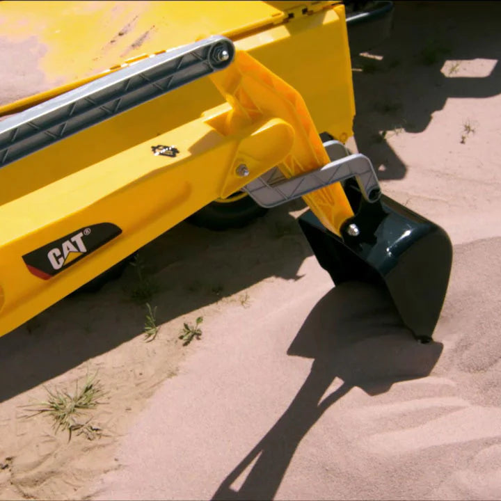 Load image into Gallery viewer, Ride On CAT Ride-On Digger In Action Marin Backyards
